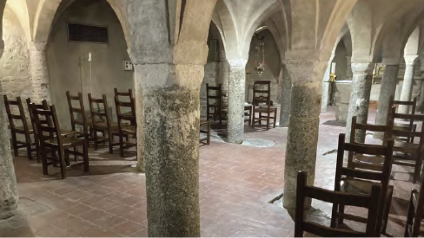 La cripta di Santo Stefano della chiesa di Sant'Agata, a Santhià: immagine tratta dal volume
